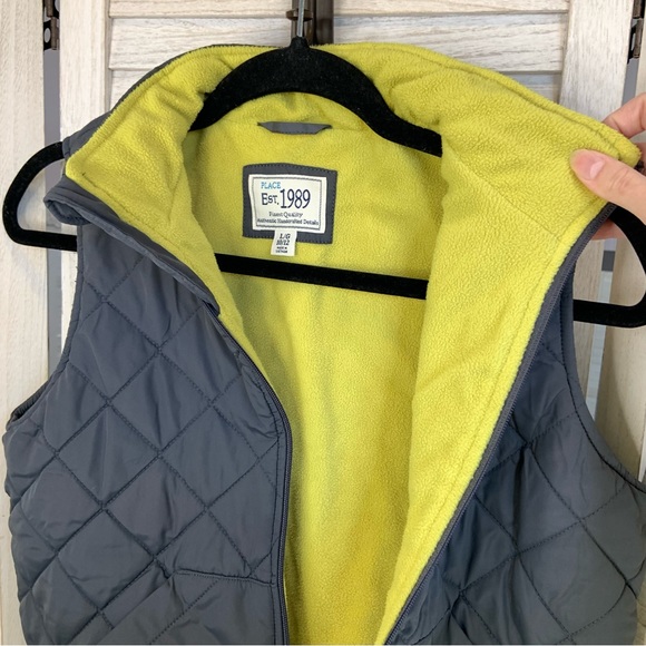 Children’s Place Boys Quilted Gray and Yellow Zip Up Puffer Vest Jacket - Picture 6 of 9